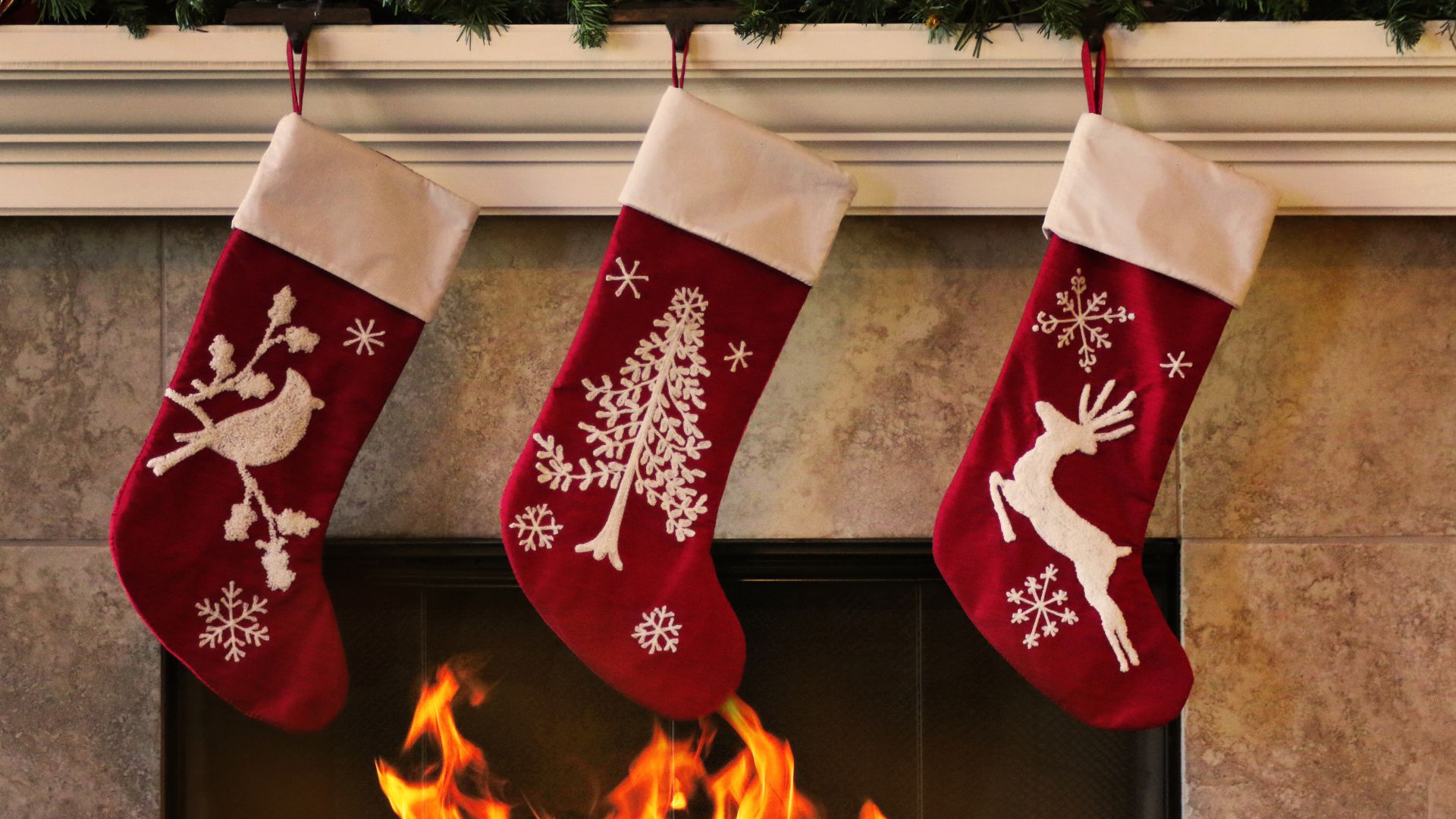 fireplaces decorated for christmas